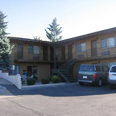 Heritage House Motel