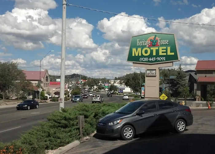 Heritage House Motel