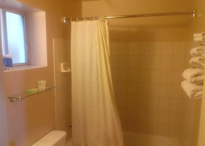 Heritage House Motel 2*
