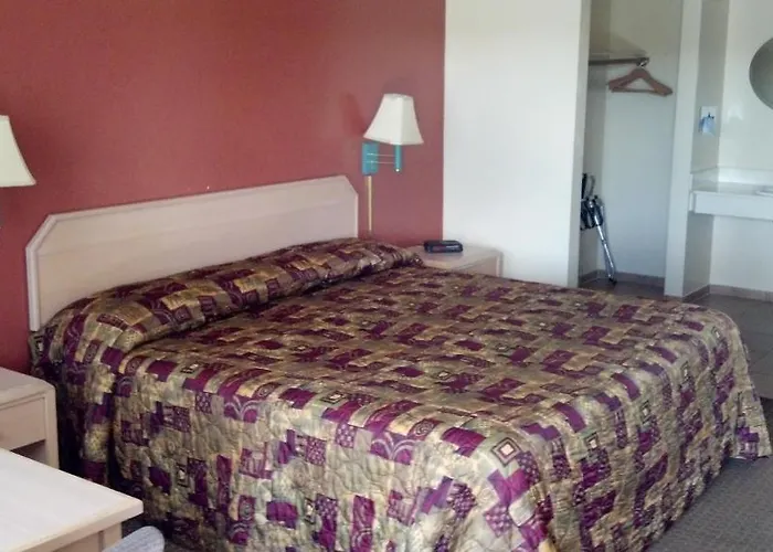 Heritage House Motel