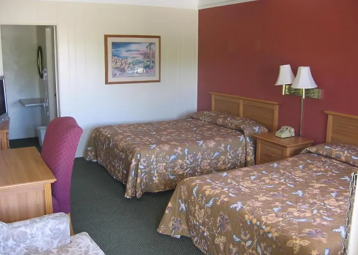 Heritage House Motel 2*
